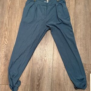 Kimchi Blue professional pants